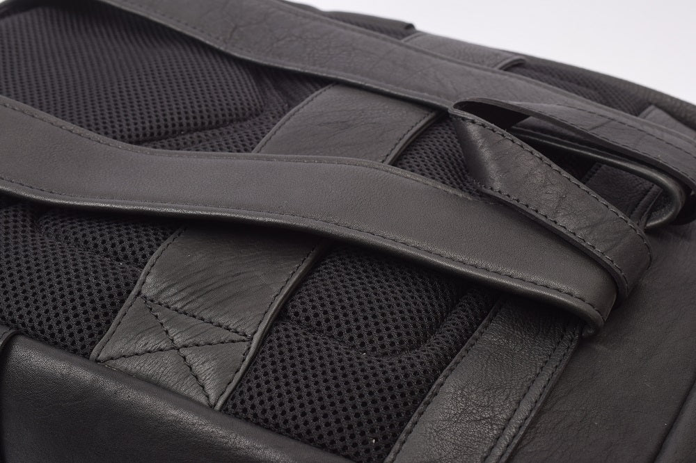 Menzo MB85 - Rucksack Rindsleder washed/schwarz für 15" Laptop