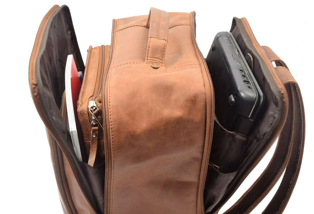 Menzo MB80 - Rucksack Büffelleder/deltabraun für 15,6 Zoll Laptop