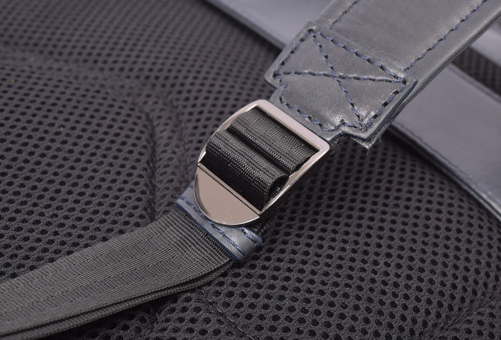 Menzo MB64D - Rucksack Rindsleder/blau für 13,3 Zoll Laptop