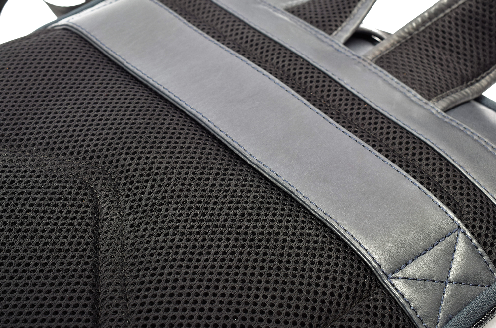 Menzo MB64D - Rucksack Rindsleder/blau für 13,3 Zoll Laptop