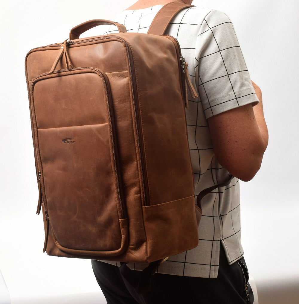 Menzo MB80 - Rucksack Büffelleder/deltabraun für 15,6 Zoll Laptop