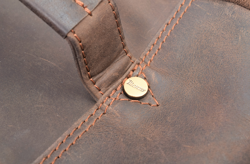 Menzo MB80 - Rucksack Büffelleder/marone für 15,6 Zoll Laptop