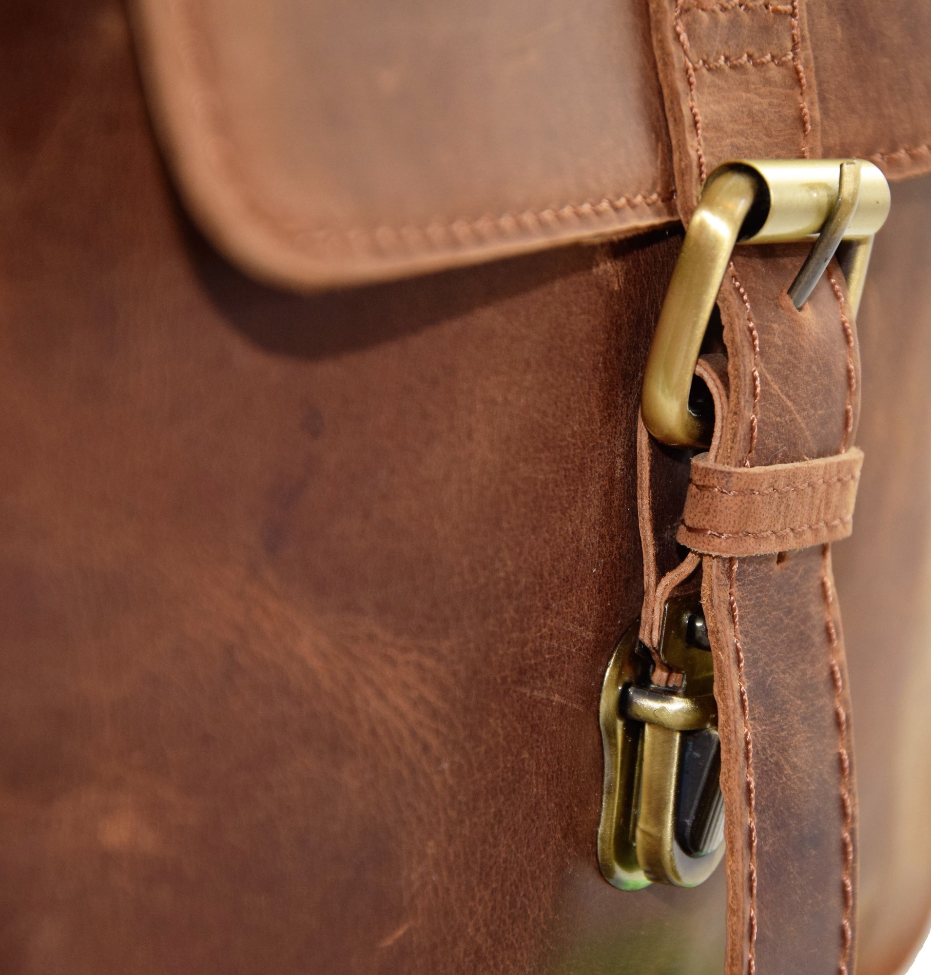 Menzo MB16 - 15,6 Zoll Laptop-Aktentasche Büffelleder/deltabraun